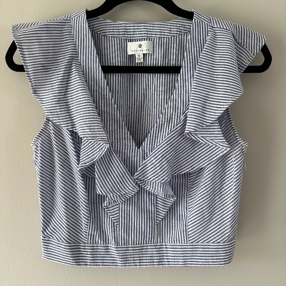 Nordstrom Socialite XS White/Blue Stripe Ruffle Sleeveless Crop Top.